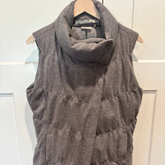 Athleta Jackets & Blazers - Athleta Gray Insulated Sweater Knit Puffer Vest Medium Funnel Neck Cinch Waist